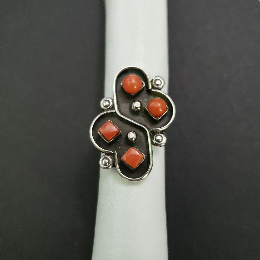 Vintage Sterling Silver Coral Ring Sz 5